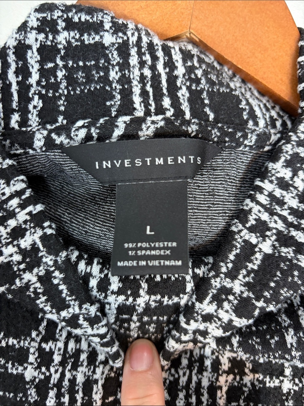 Investments Black and White Plaid Knit Tunic - Picture 4 of 6
